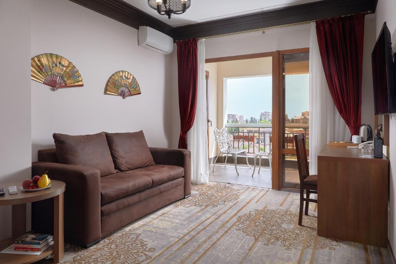سوخومي Garuda Boutique Hotel المظهر الخارجي الصورة